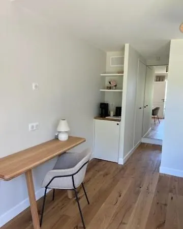 Вилла Chaleureuse Avec 5 Chambres & Piscine Гюжан-Местрас