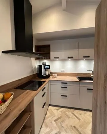 Chaleureuse Avec 5 Chambres & Piscine Вилла