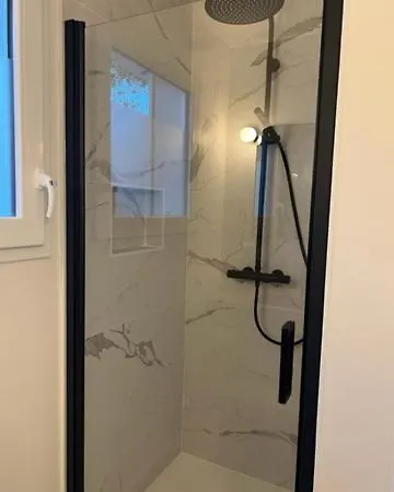 Chaleureuse Avec 5 Chambres & Piscine Вилла *