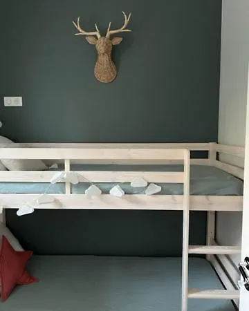 Chaleureuse Avec 5 Chambres & Piscine