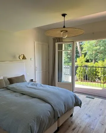 Вилла Chaleureuse Avec 5 Chambres & Piscine Гюжан-Местрас